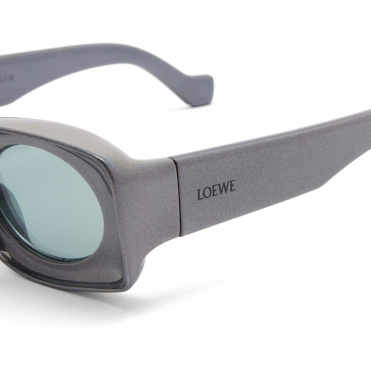 LOEWE PAULA\'S IBIZA GRAY IRIDESCENT SUNGLASSES LW40033I LOEWE LW40033I White Silver Paula Ibiza Sunglasses  main image 3