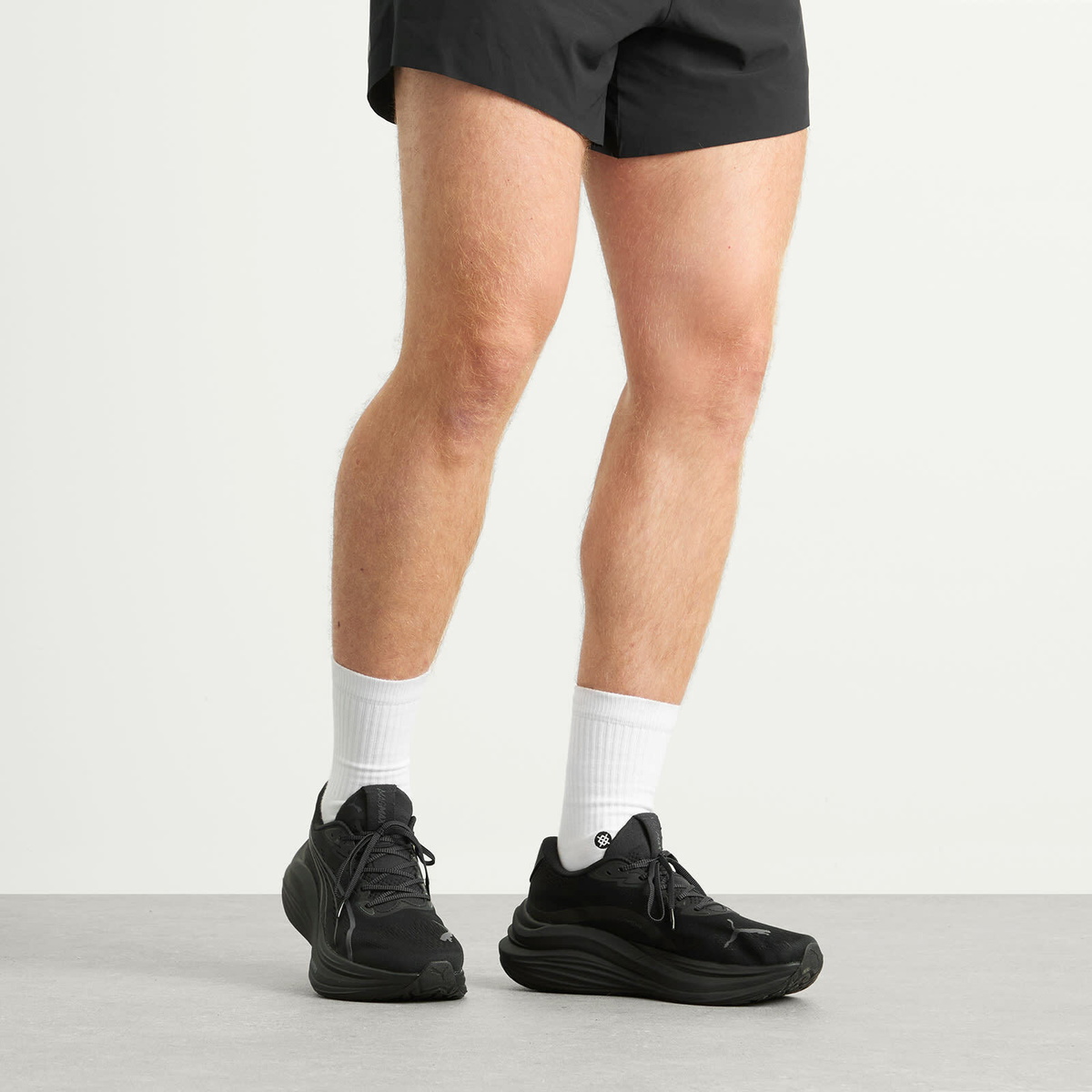 Puma MagMax NITRO Sneaker in Black/Galactic Gray