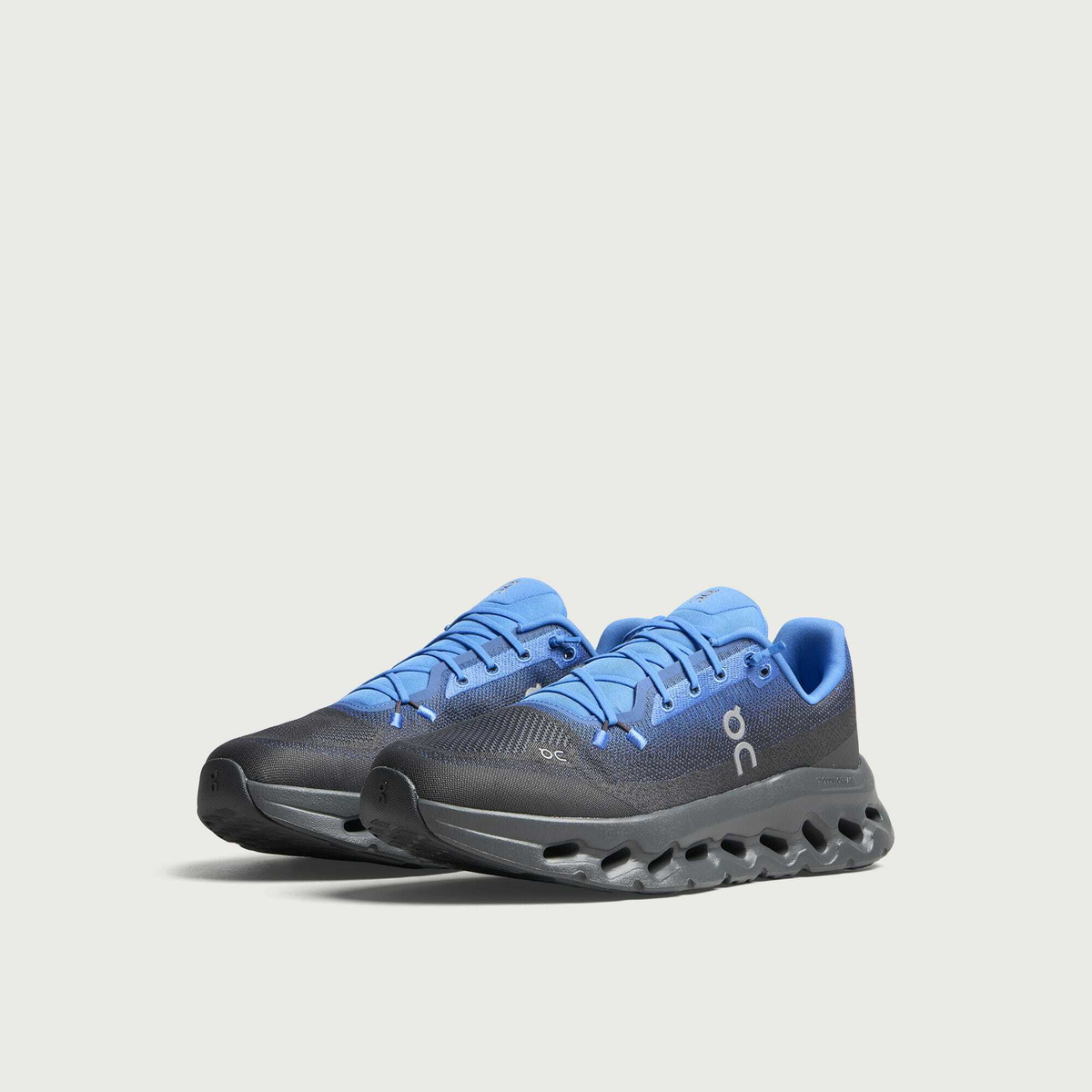 ON Men's Cloudtilt Sneaker in Eclipse/Jay