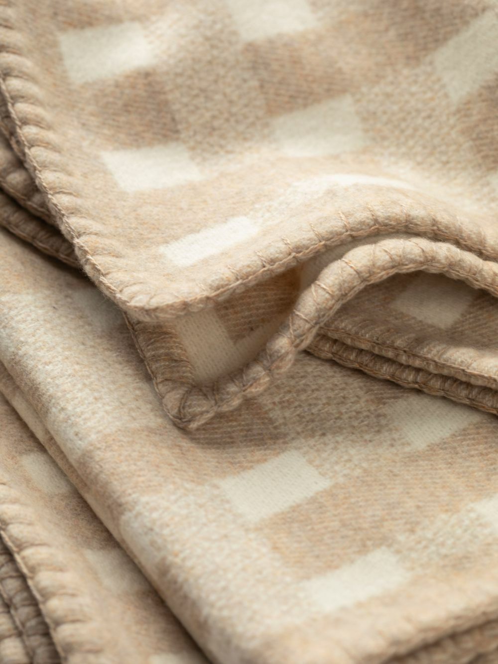 Johnstons Of Elgin Stitched Basketweave Throw