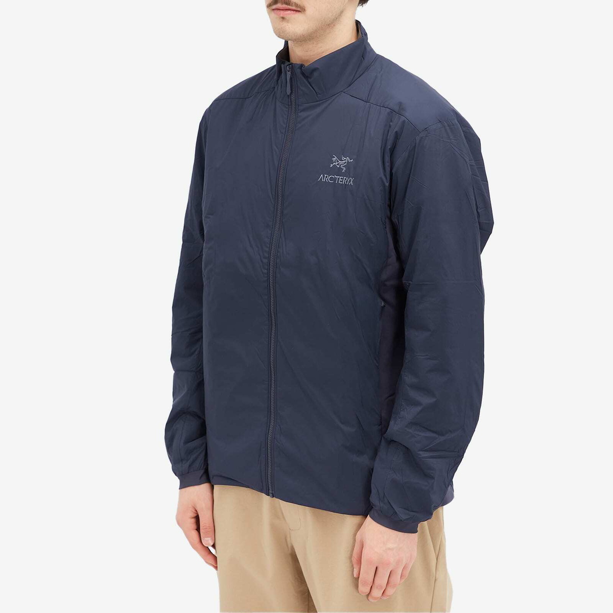 Arc'teryx Men's Atom Jacket in Black Sapphire Arc'teryx Arc'teryx Men's Atom Jacket in Black Sapphire Arc'teryx