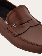 Ferragamo Mens Penny driver in Brown