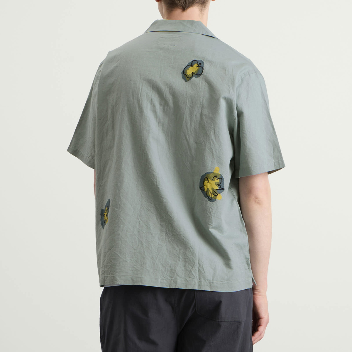 Folk Men's Relaxed Soft Collar Vacation Shirt in Soft Blue Embr Flower