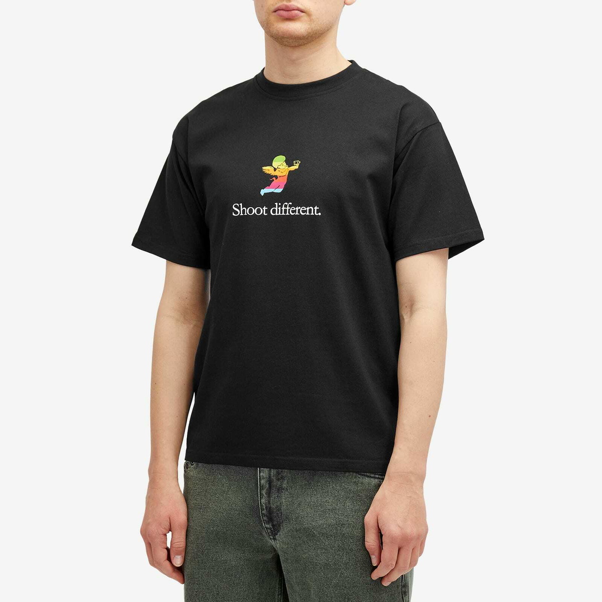 PLACES+FACES Men's Shoot Different T-Shirt in Black