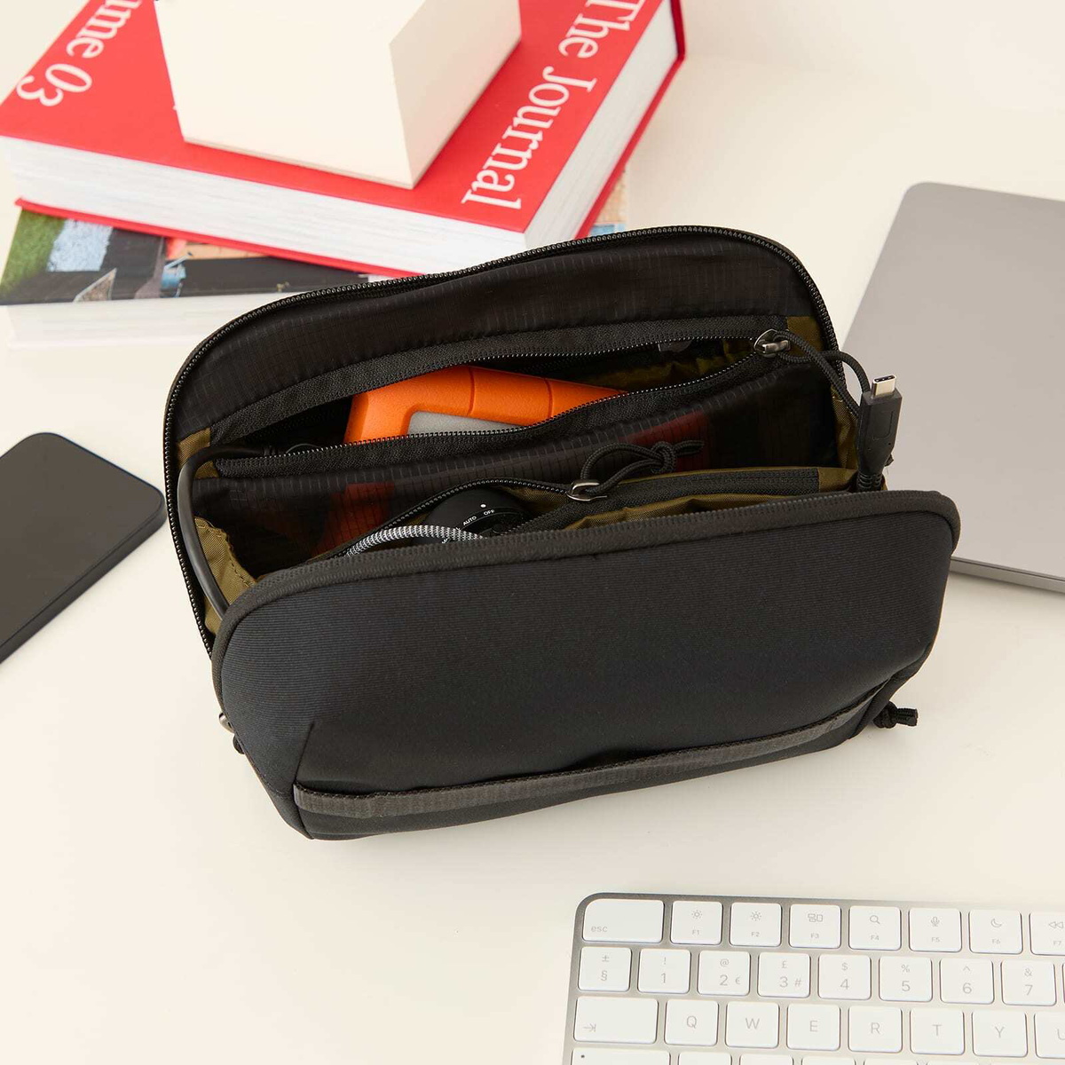 Cotopaxi Viaje Tech Organizer in Cotopaxi Black 