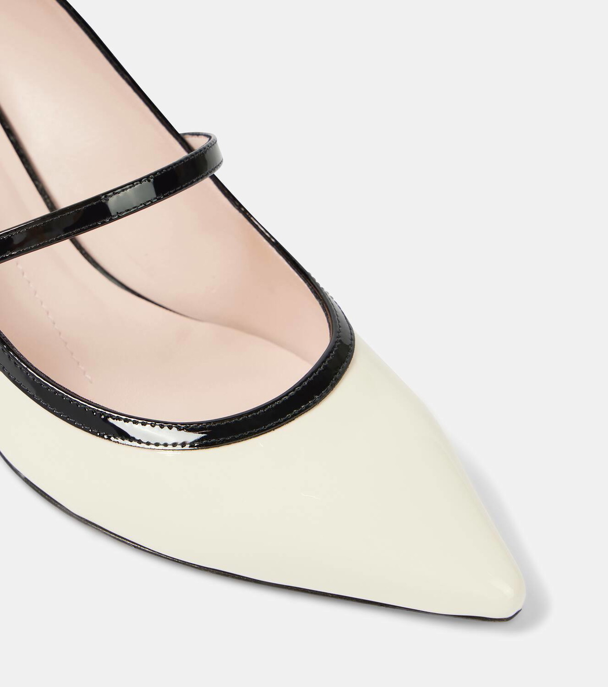 シューズ・サンダルその他 ROGER VIVIER Black patent leather Mary Jane Virgule decollet Roger Vivier Black Patent Leather Mary Jane Virgule