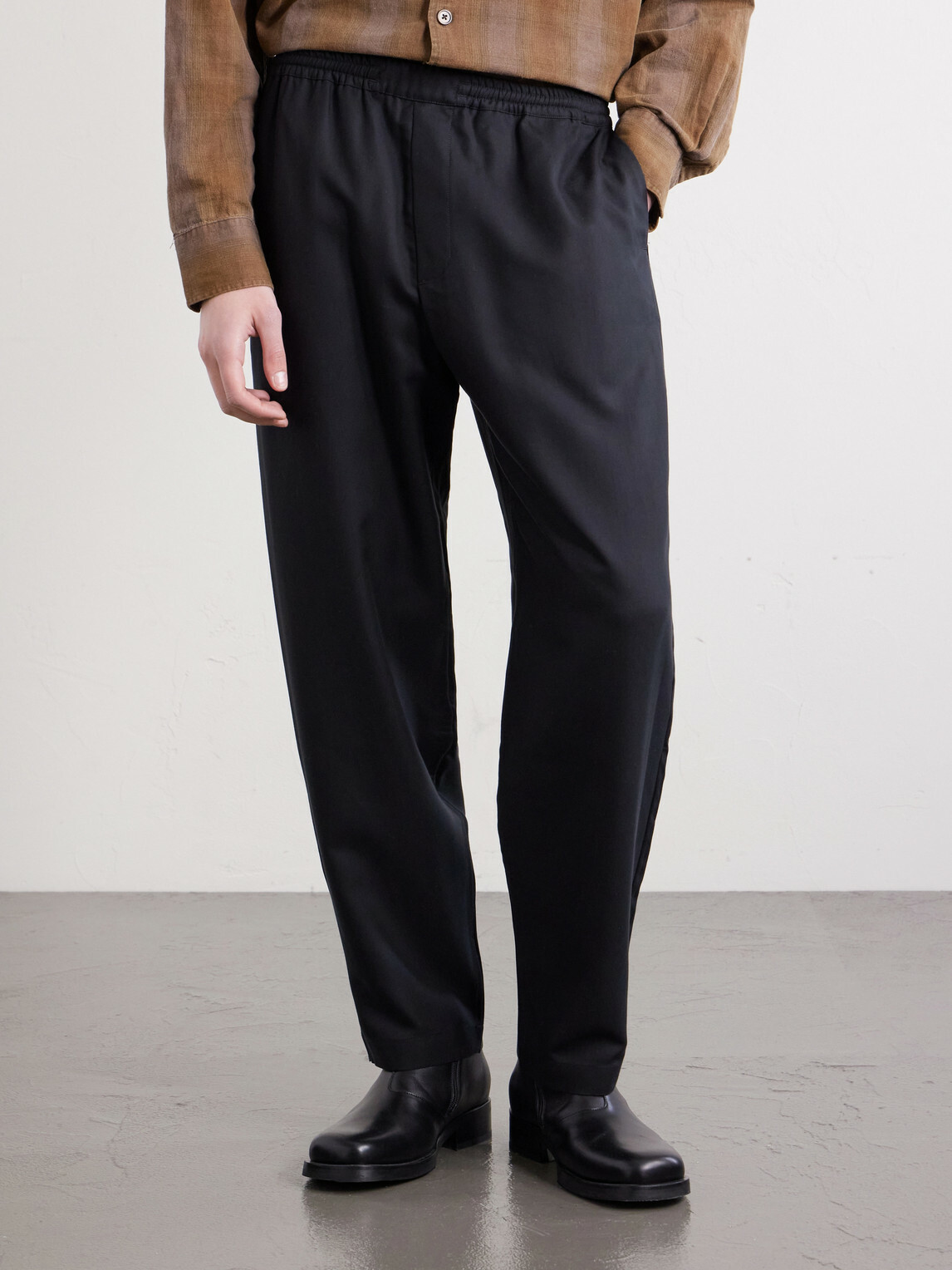 A Kind Of Guise - Banasa Straight-Leg Lyocell Trousers - Black
