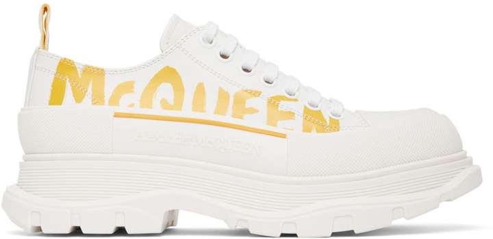 Photo: Alexander McQueen White Graffiti Tread Slick Low-Top Sneakers