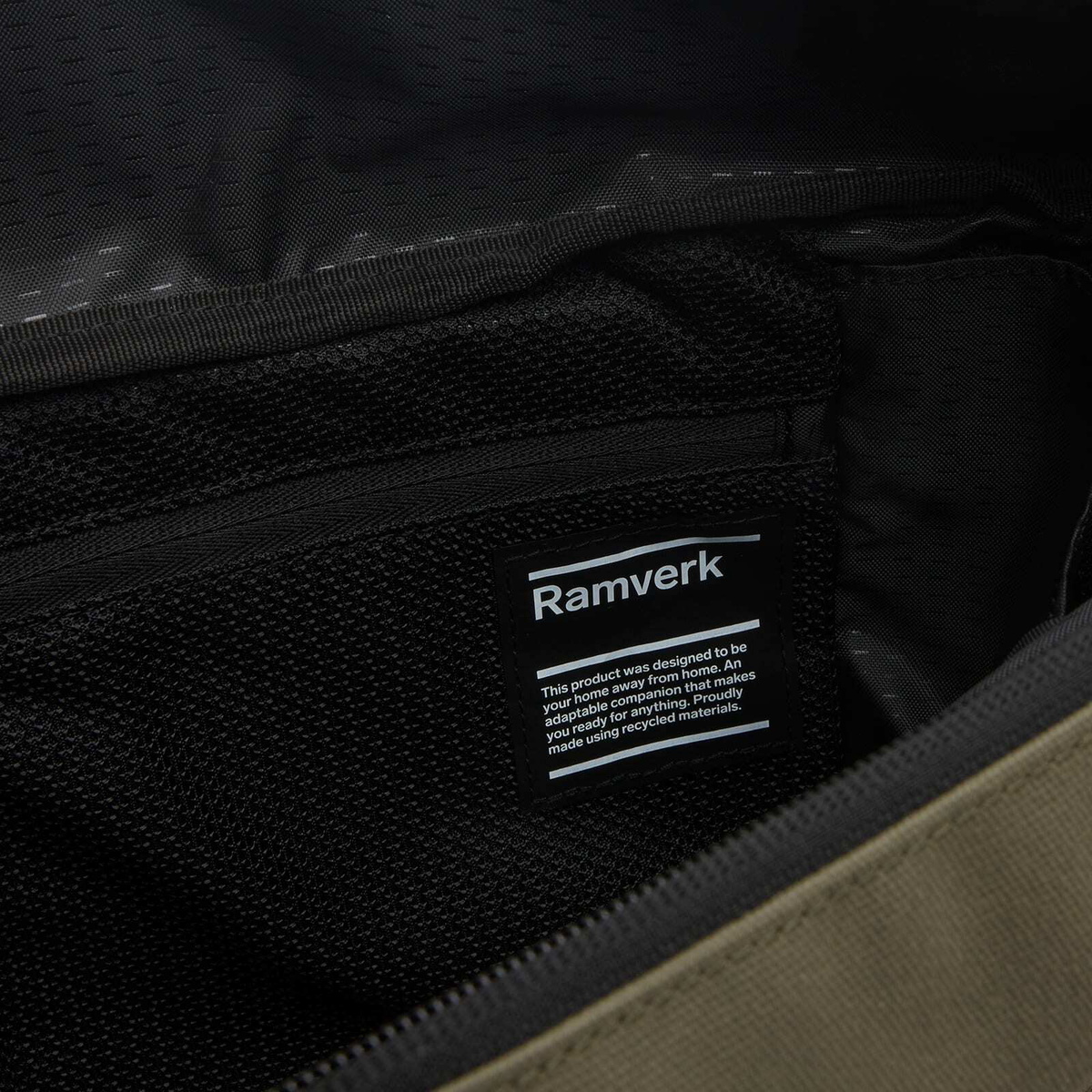 Db Journey Ramverk Pro Sling Bag - 20L in Mash Green 