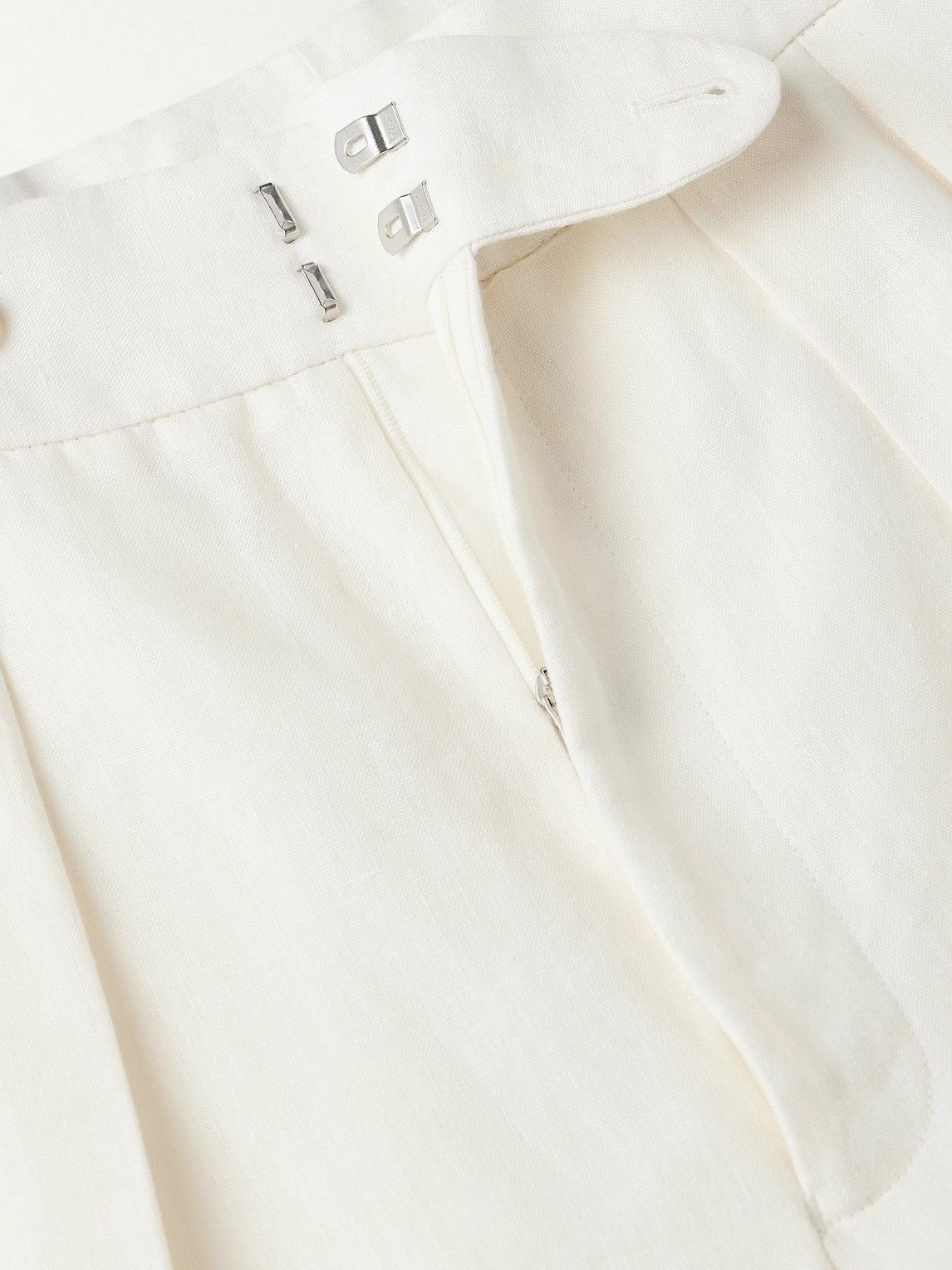 Richard James - Straight-Leg Pleated Linen Shorts - White