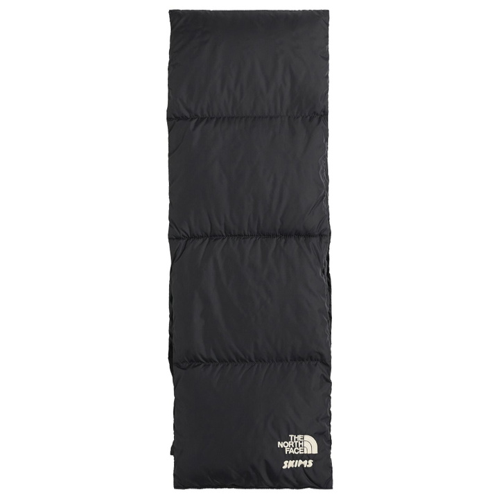 Photo: The North Face Women's x SKIMS Scarf in Sk Onyx 
