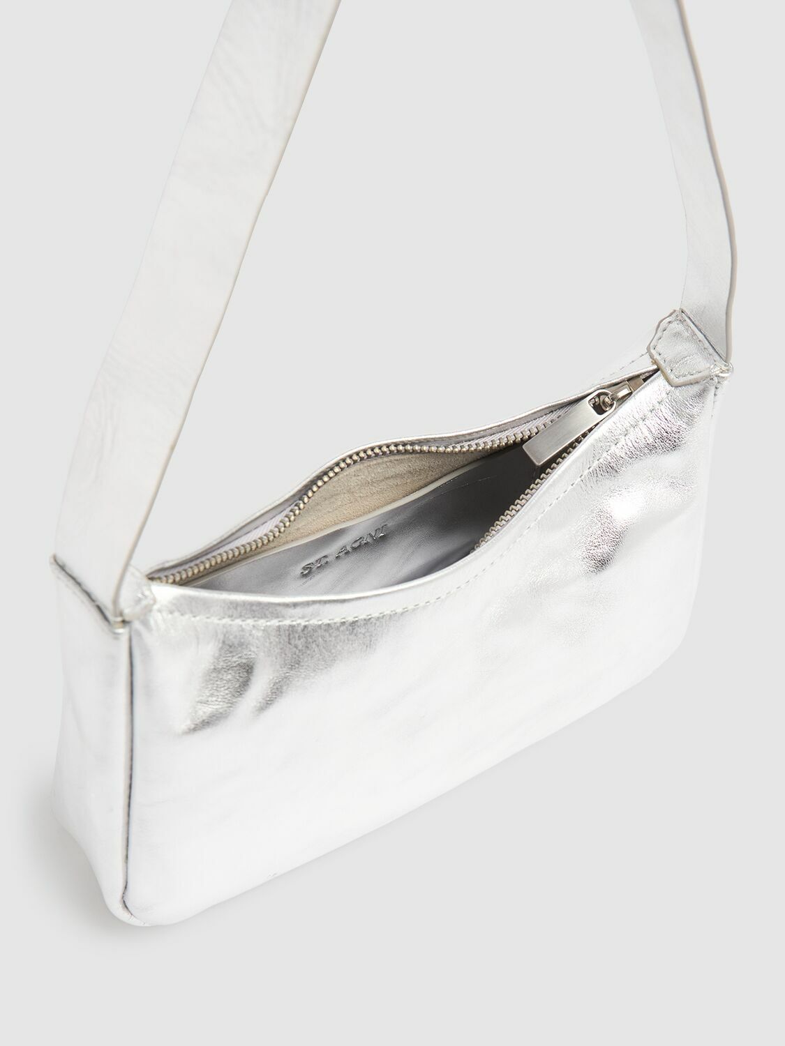 ST. AGNI ソフトレザーショルダーバッグ　アイボリー ST. AGNI ソフトレザーショルダーバッグ アイボリー ST. AGNI ソフト