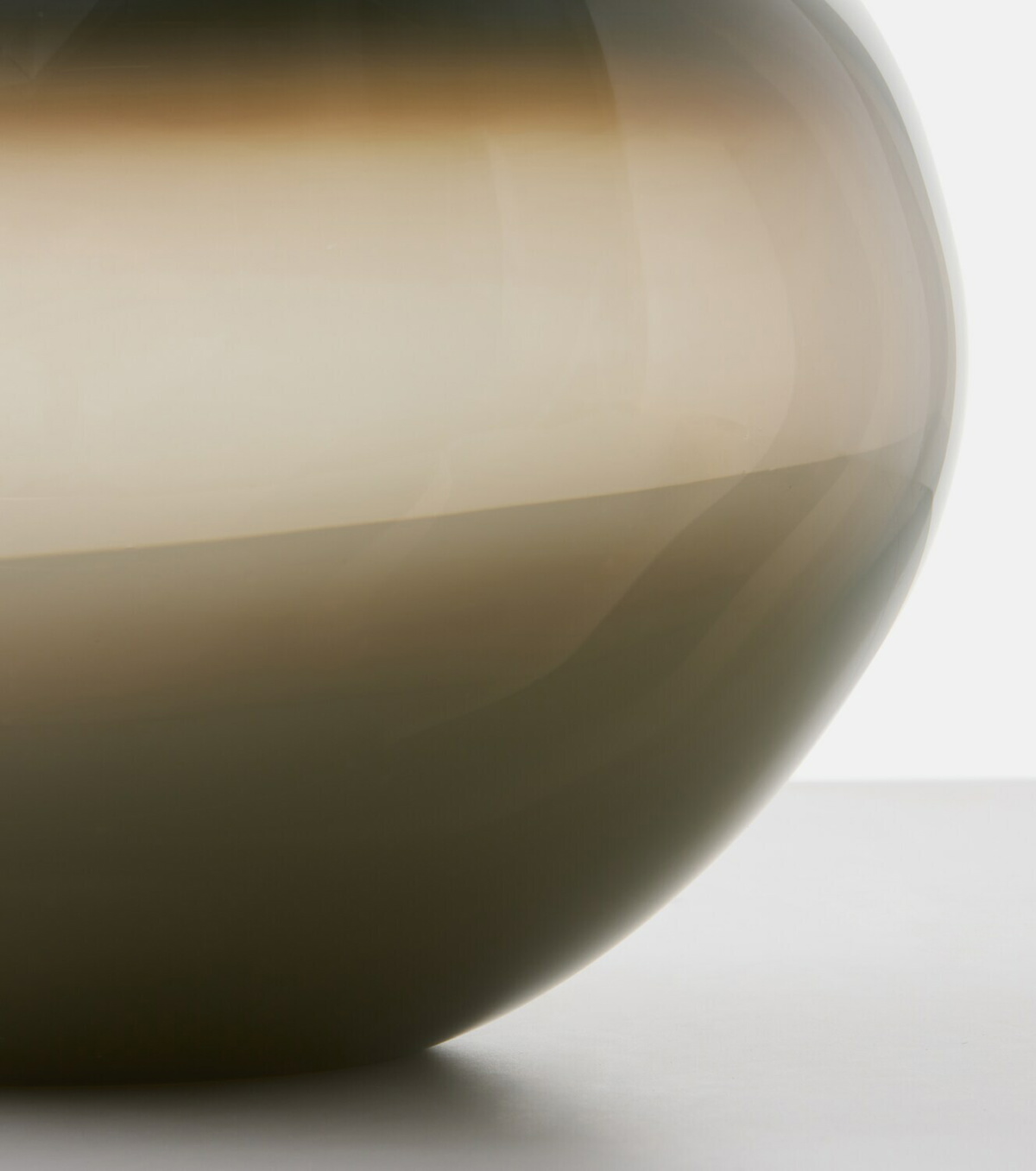 Alexa Lixfeld Gravity glass vase