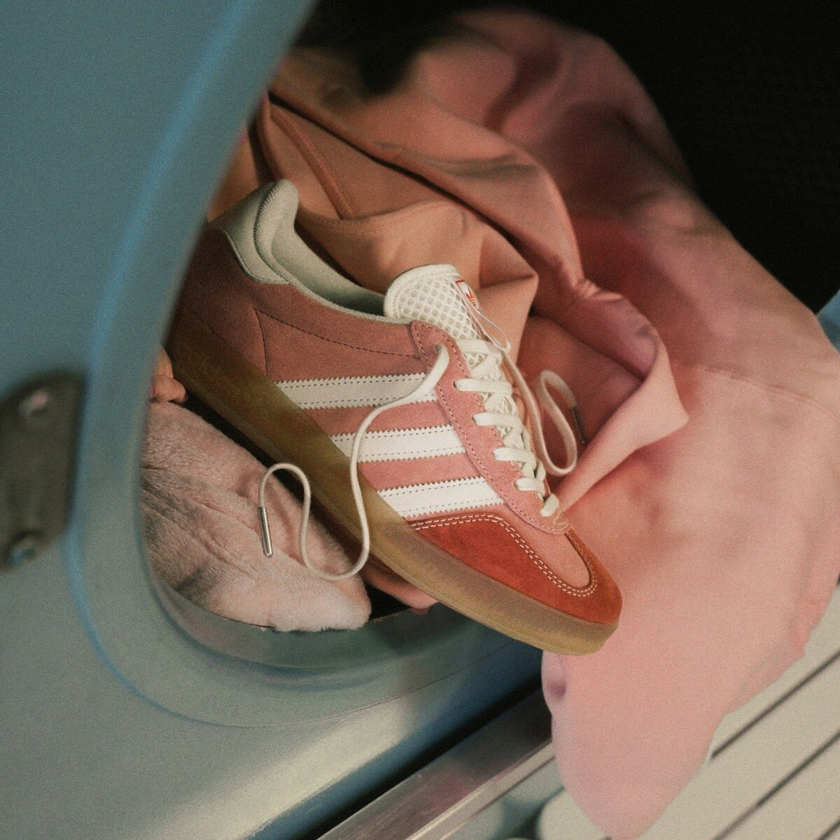 【ADIDAS】END. コラボ Gazelle Indoor 'Laundromat' スニーカー ADIDAS】END. コラボ Gazelle Indoor 'Laundromat' スニーカー