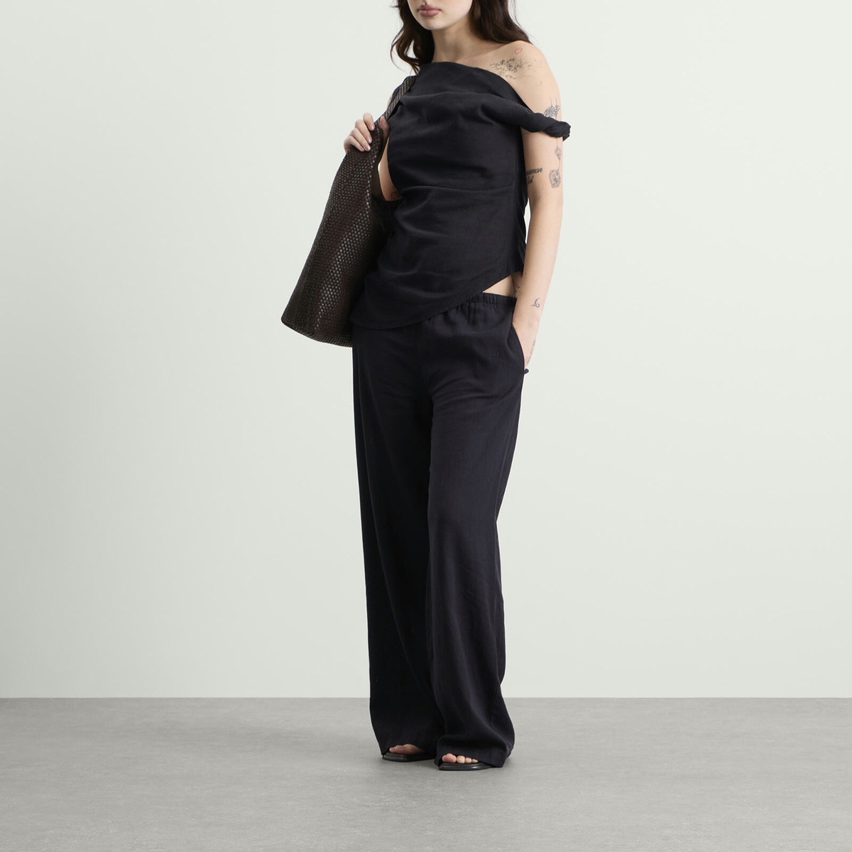 TALA Women's Soft Linen Top in Black