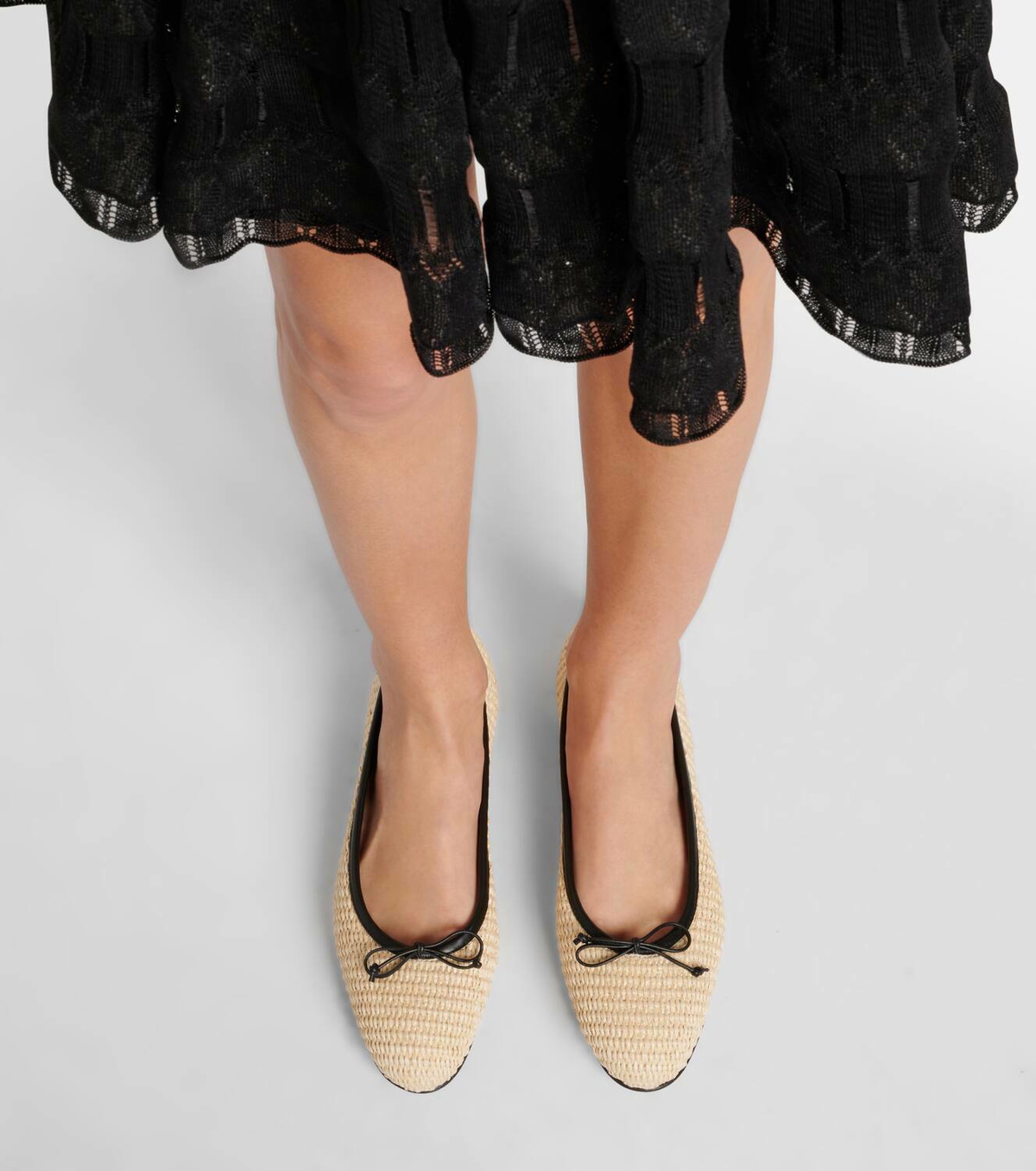 モダン＆エレガント★MANOLO BLAHNIK Capbl raffia ballet flats MANOLO BLAHNIK Capbal leather-trimmed raffia ballet flats