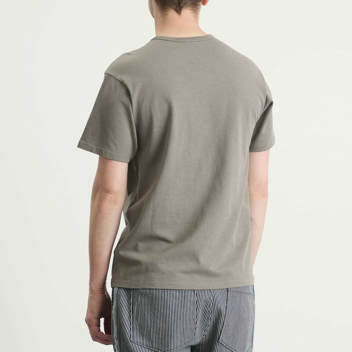Dubbleware Men's Pocket Label T-Shirt in Soft Grey