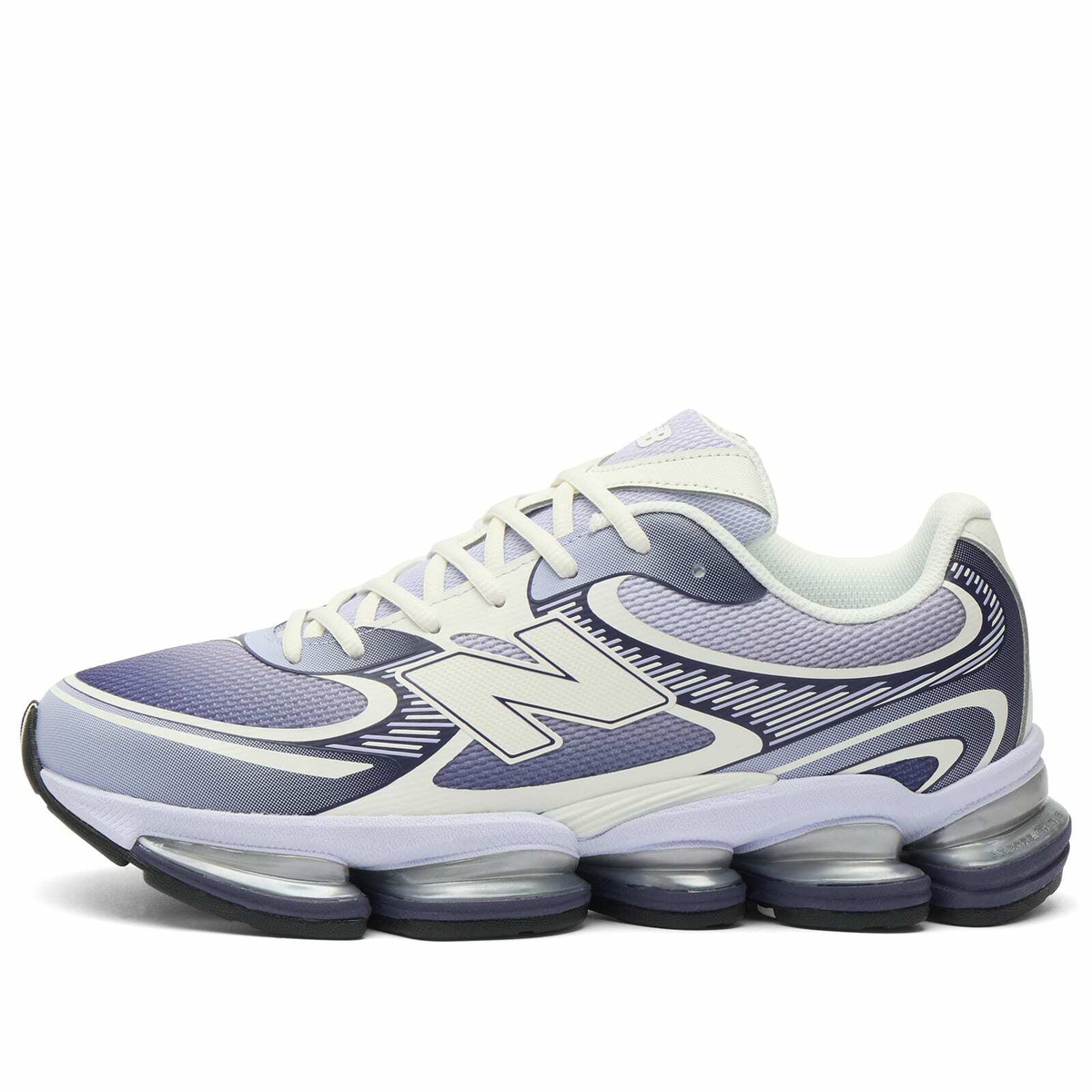 New Balance 2000 Sneaker in Boysenberry/Smoked Violet/Sea Salt
