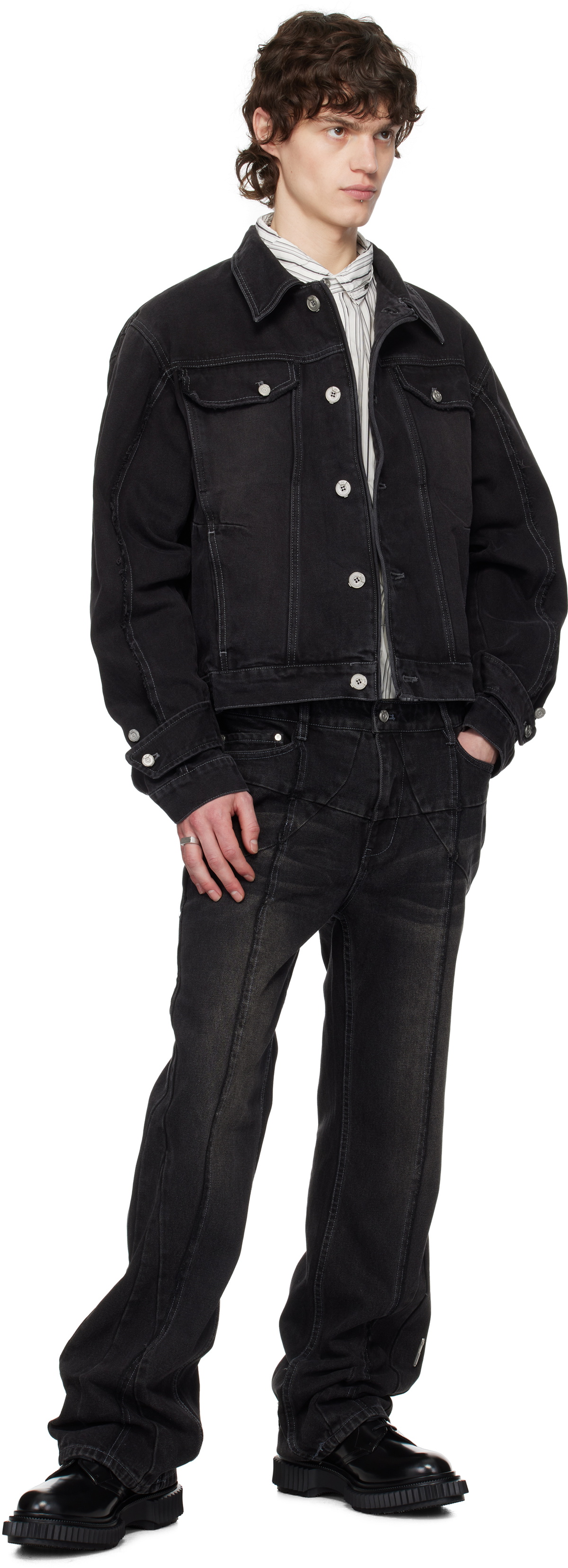 C2H4 Black Stagger Streamline Arch Raw Edge Jeans