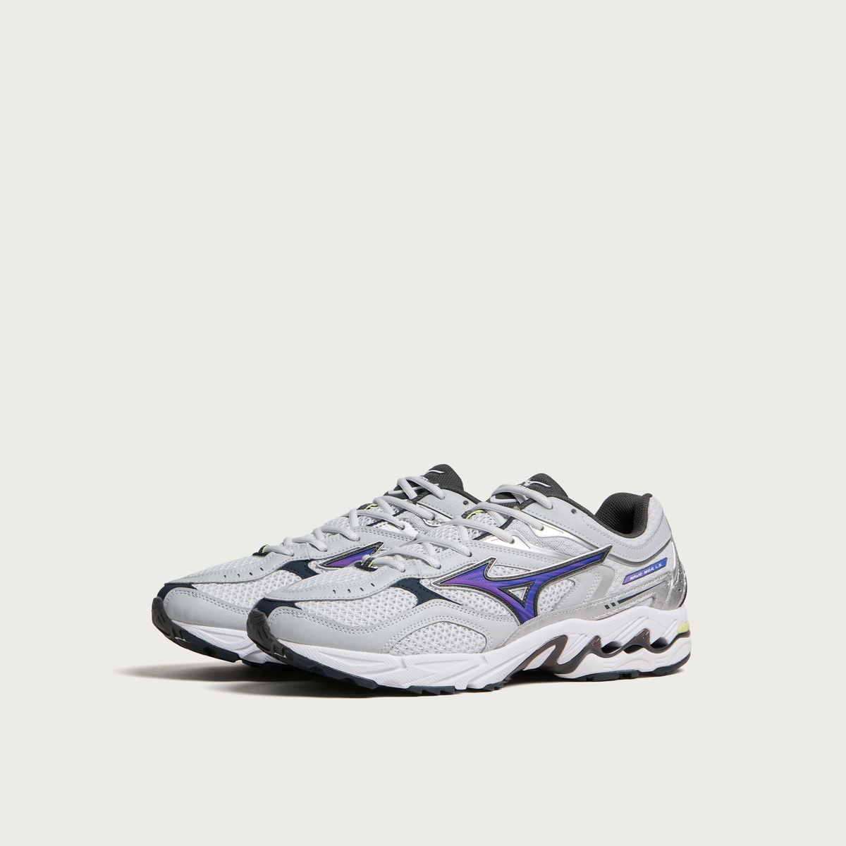 Mizuno Men's Wave Mustang LS OG Sneaker in Cloudscape/Royal Lilac/Galaxy Silver