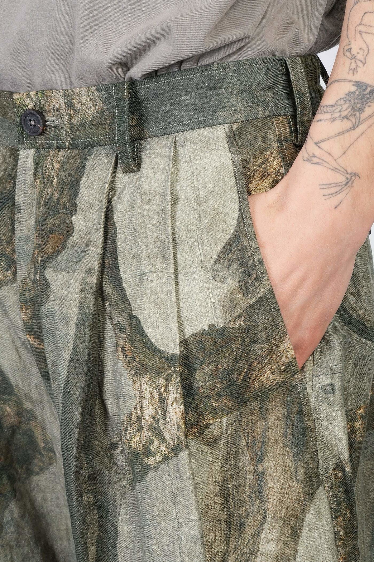 Ziggy Chen Shorts In Green Chanvre