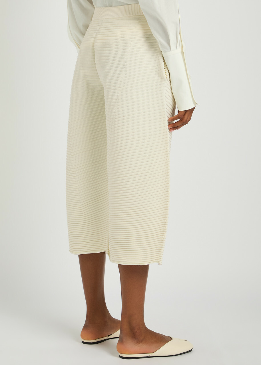 Issey Miyake Corrugated Cropped Ribbed-knit Trousers Off White