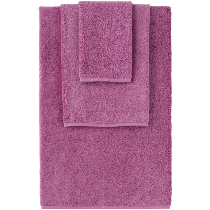 Photo: Tekla Pink Organic Three-Piece Towel Set