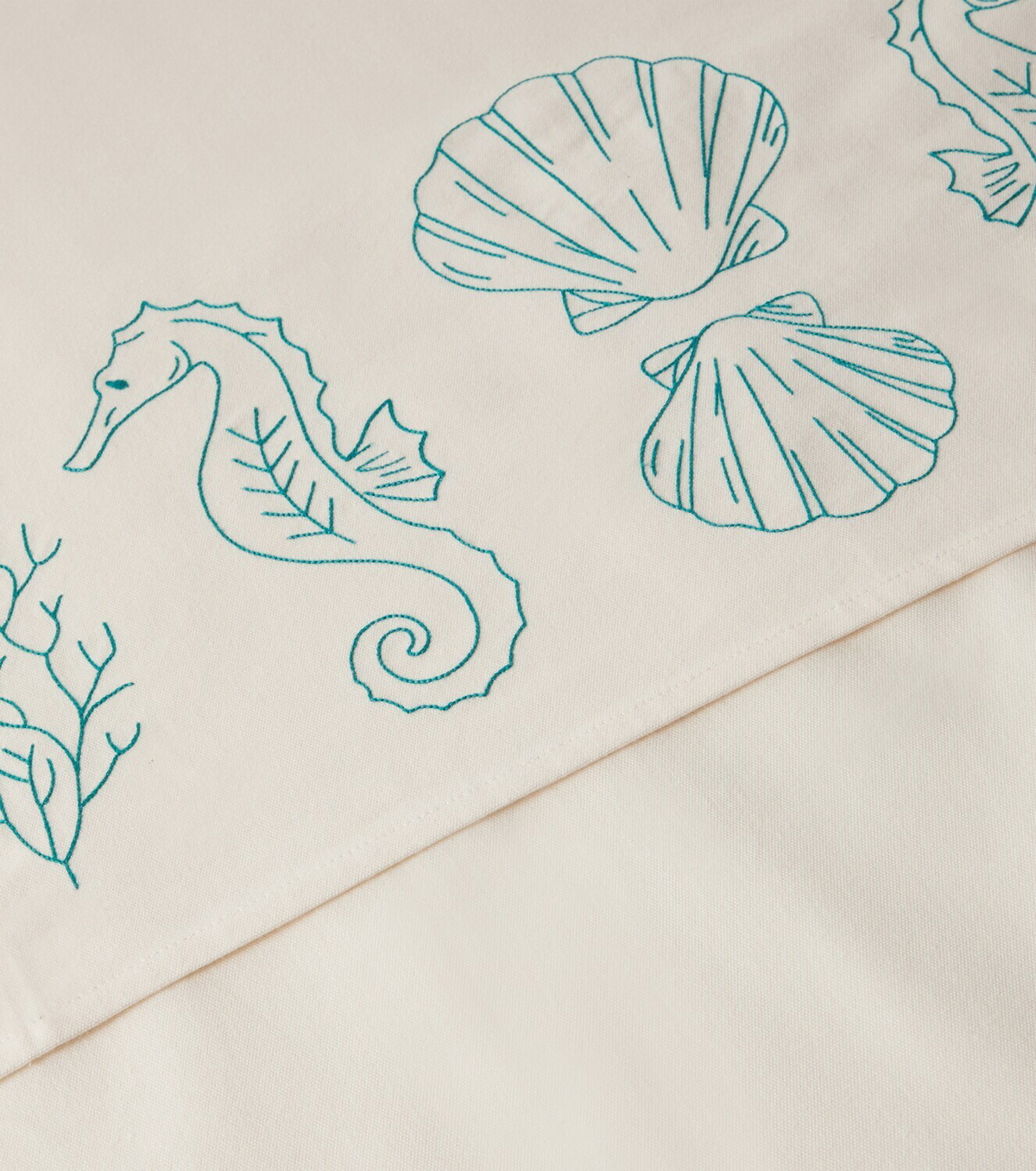 Les-Ottomans Embroidered linen tablecloth
