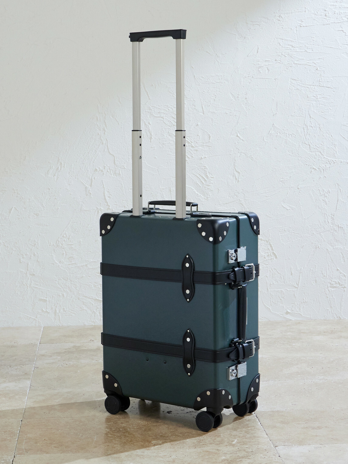 Globe-Trotter - 007 James Bond No Time No Die Leather Carry-On Suitcase