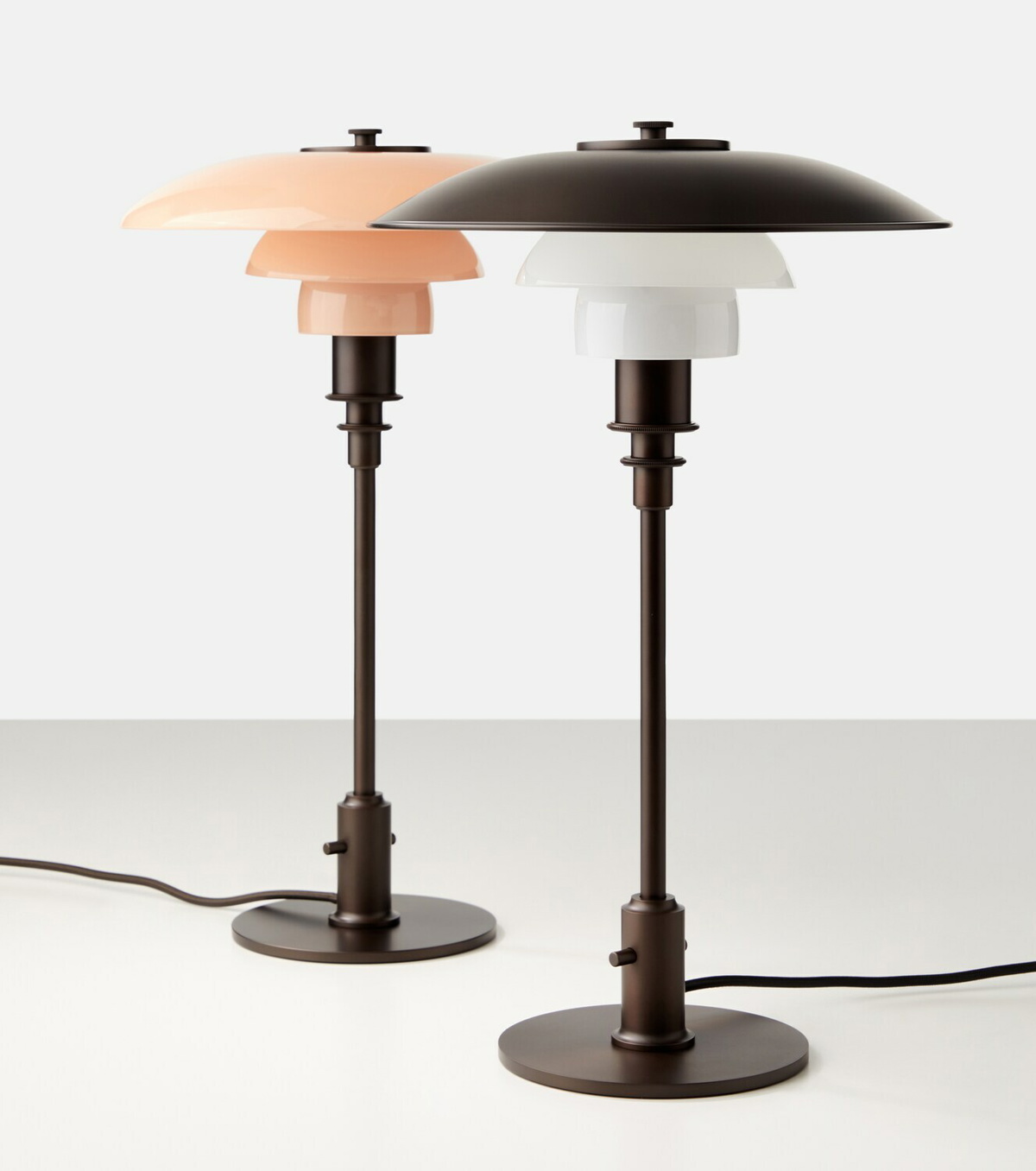 Louis Poulsen PH 3/2 table lamp by Poul Henningsen (EU plug)