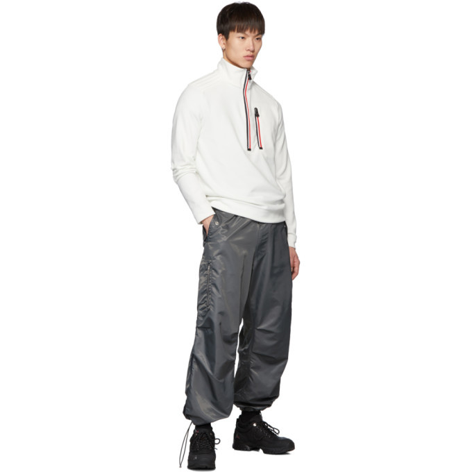 MONCLER♡PESHAコート♡24M♡ハンガーなし♡ パリ直営店買付【MONCLER】Vabreフレアシェイプパーカー☆2色