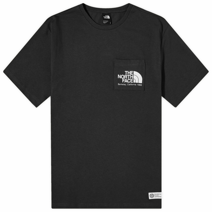 Photo: The North Face Men's Berkeley California Pocket T-Shirt in Tnf Black