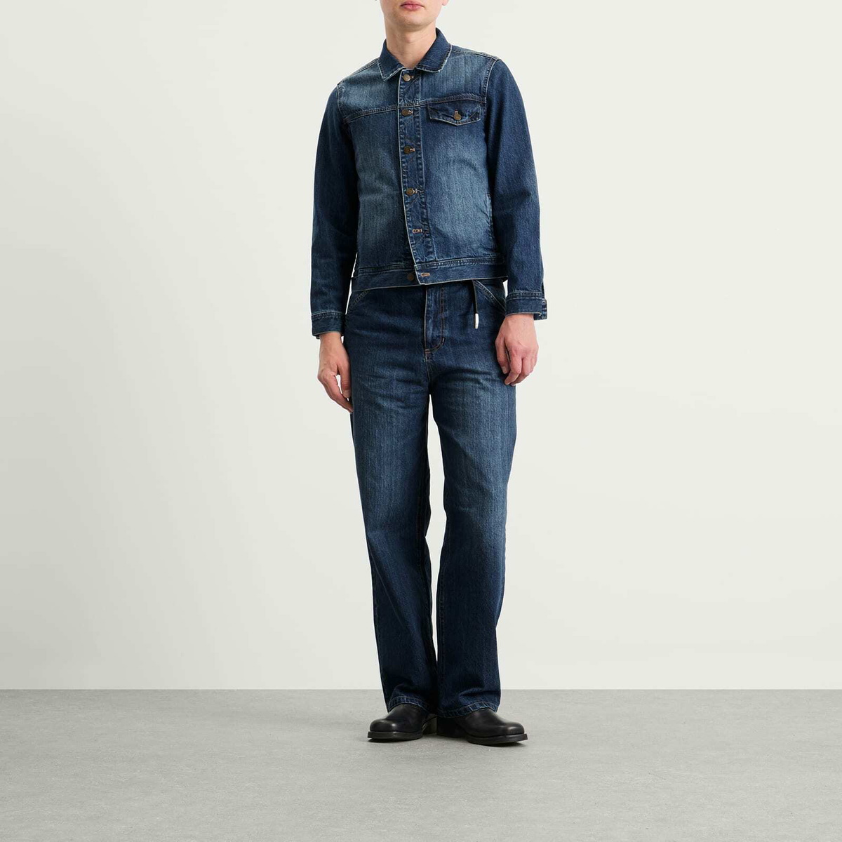 Carter Young Men's Arch Denim Jacket in Sawyer Wash