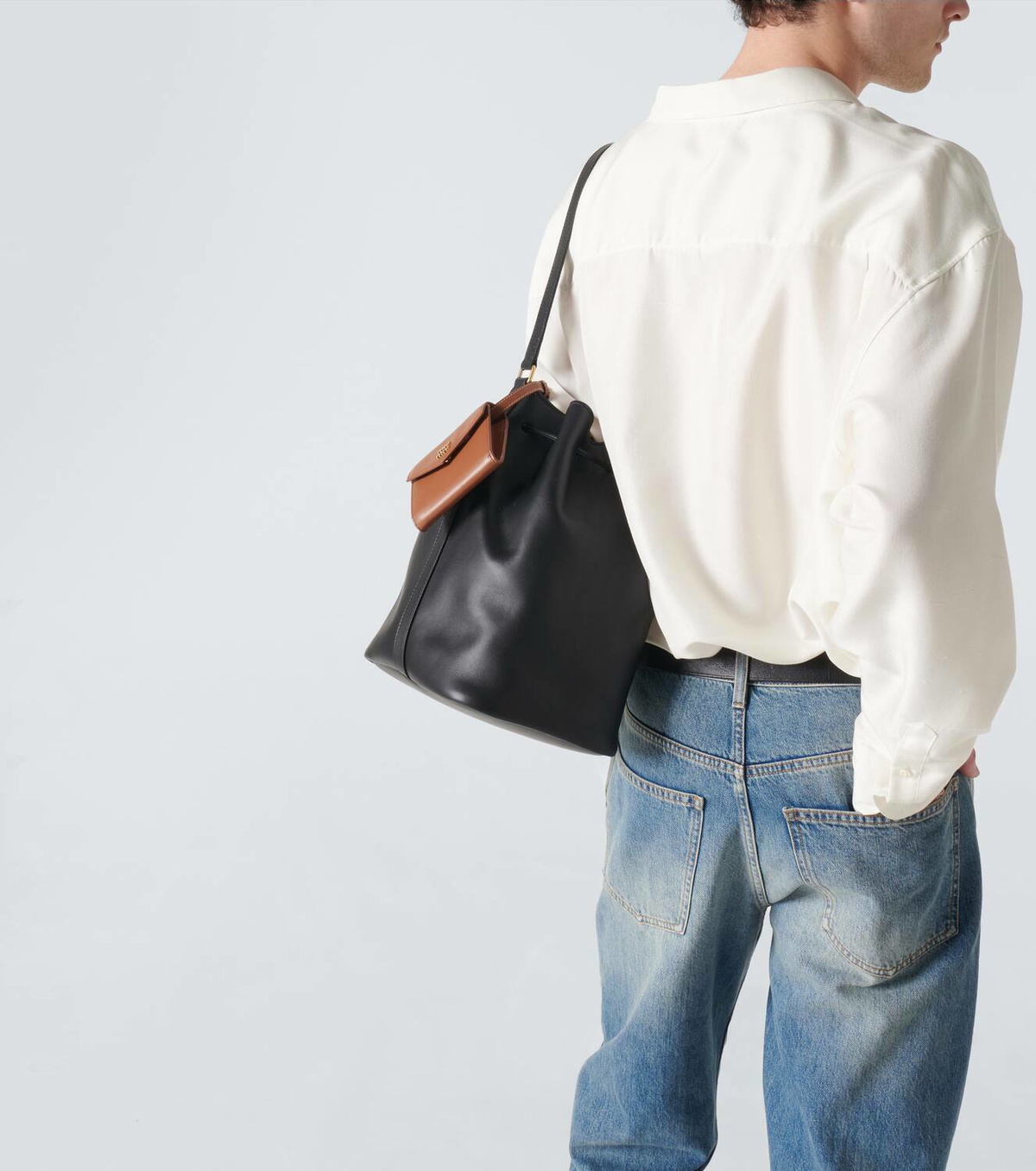 【MIU MIU】LOGO LEATHER BUCKET BAG Miu Miu Leather Bucket Bag | Black | FARFETCH