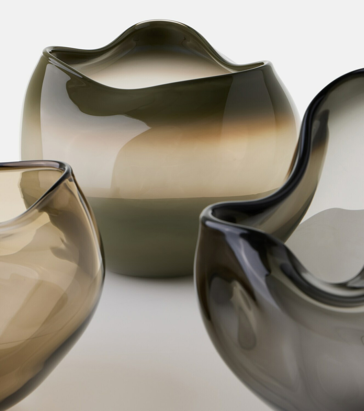 Alexa Lixfeld Gravity glass vase
