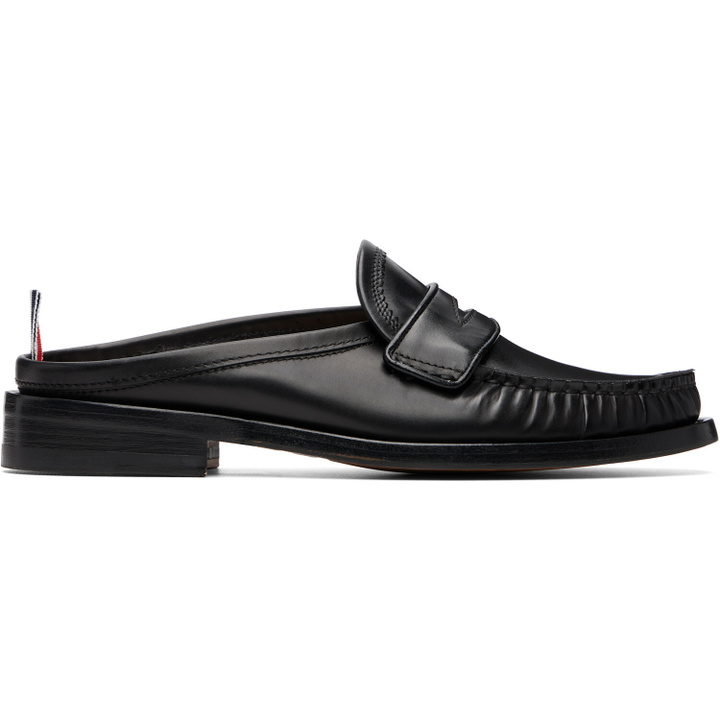 Photo: Thom Browne Black Calf Leather Sole Pleated Varsity Slip-on Loafers