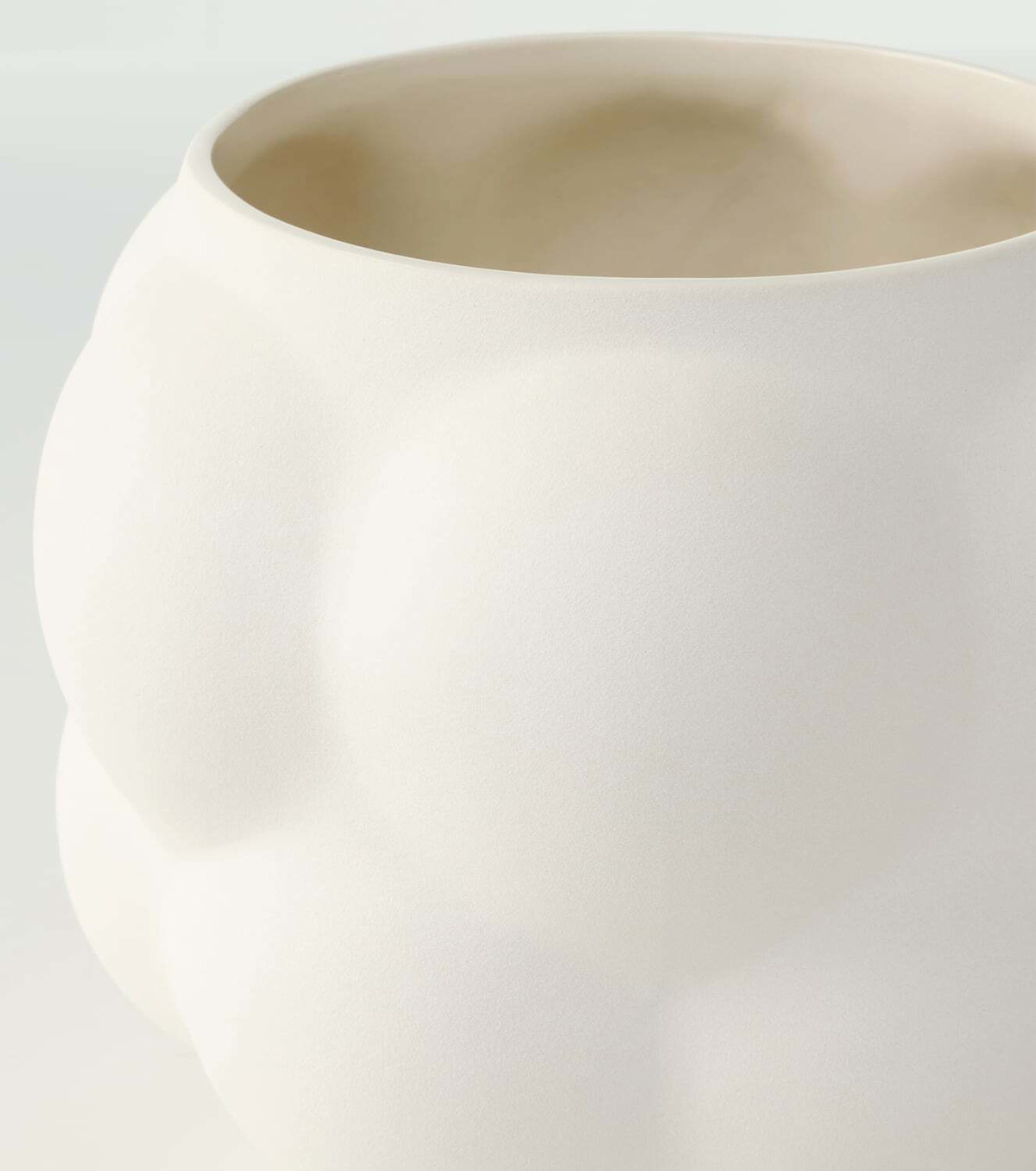 Louise Roe Balloon 09 ceramic plant pot