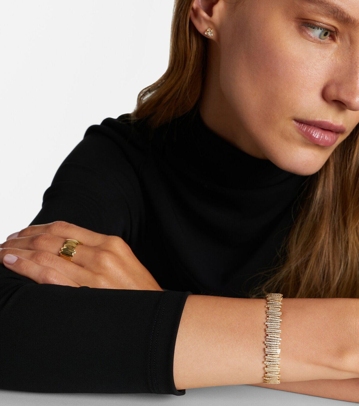 Suzanne Kalan Medium 18kt gold bangle with diamonds
