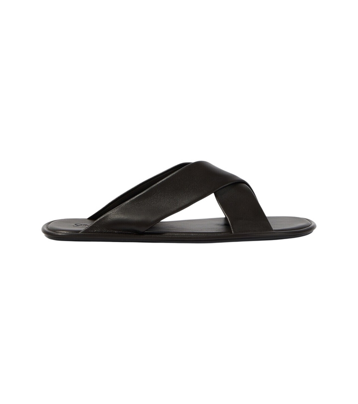 Photo: Saint Laurent Carlyle leather sandals