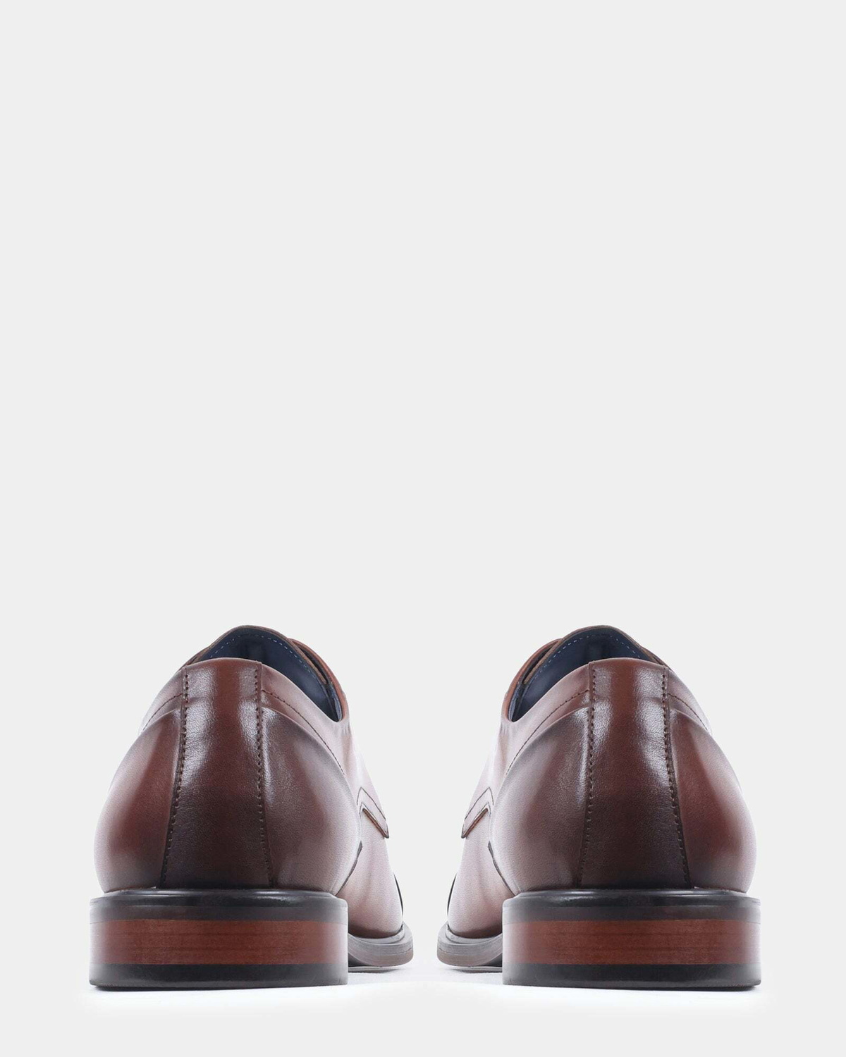 Steve Madden Vander Dress Shoes in Tan