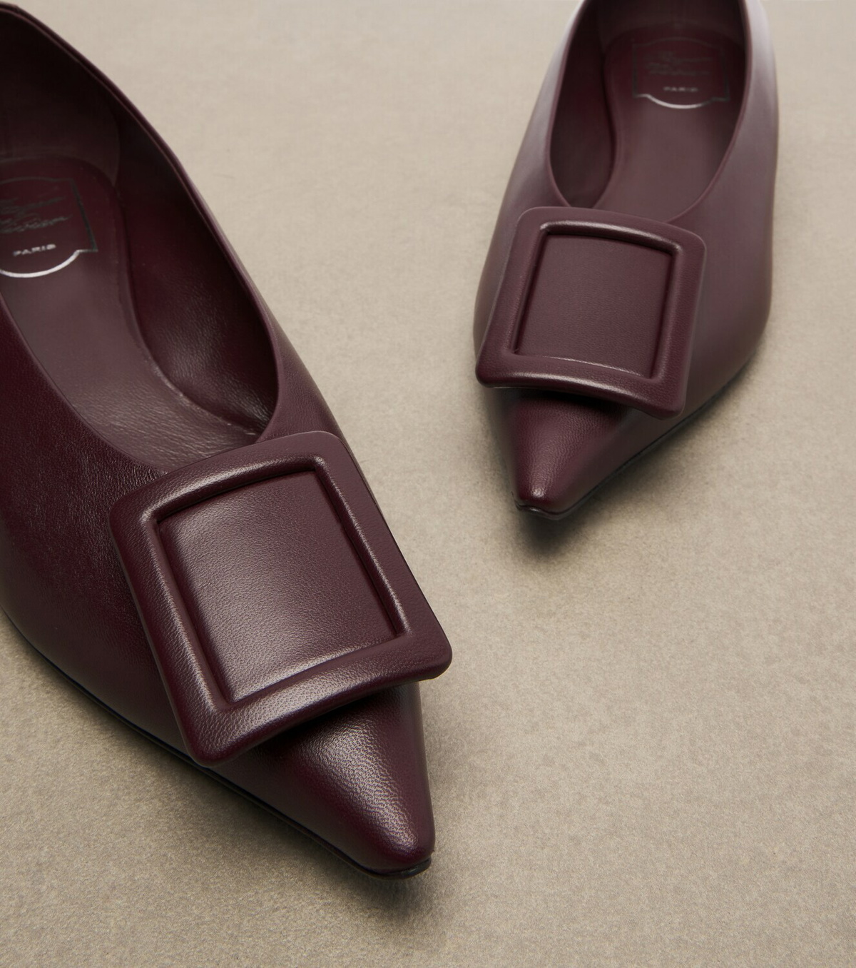 Roger Vivier Viv' in The City leather ballet flats