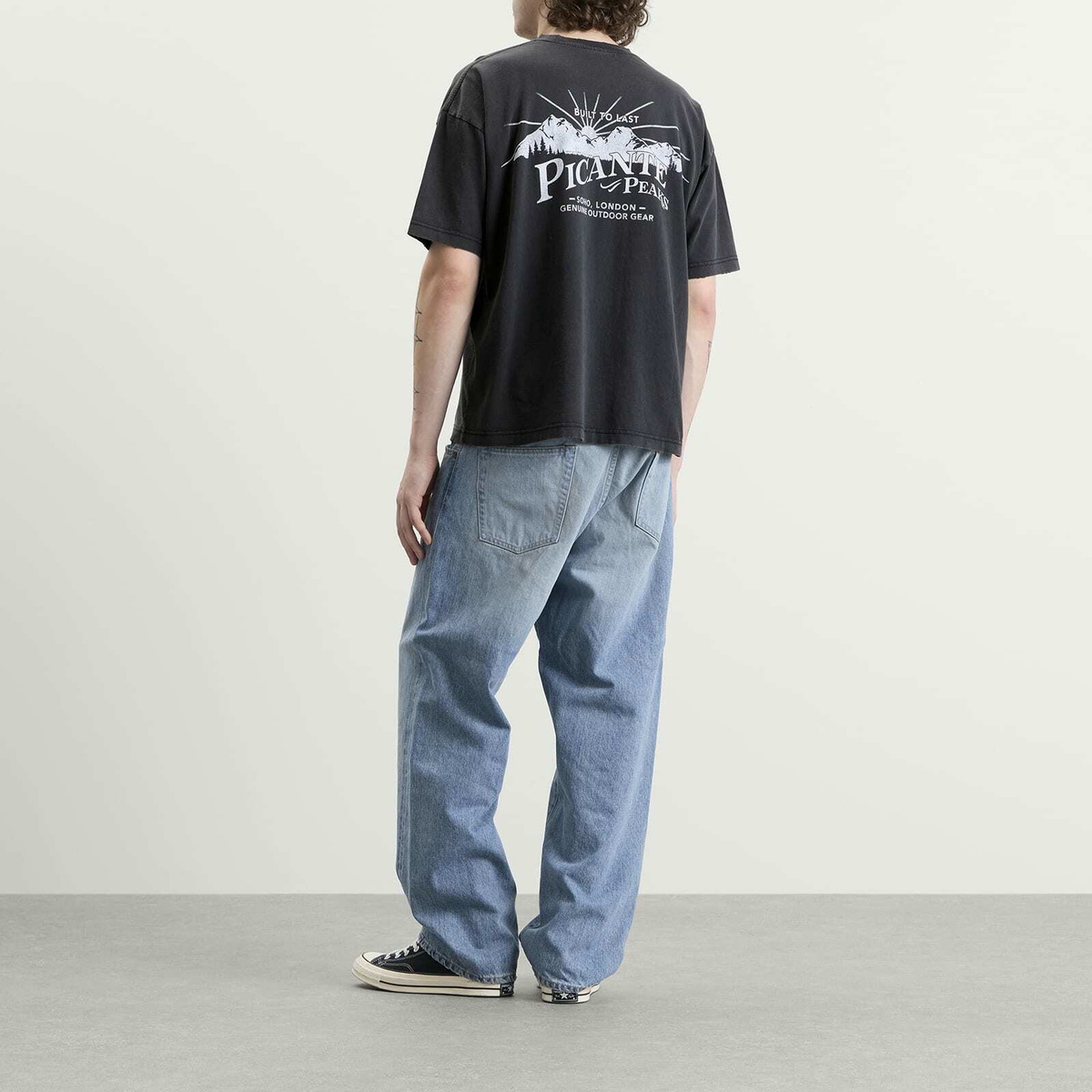 Picante Men's Peaks Patch T-Shirt in Vintage Black