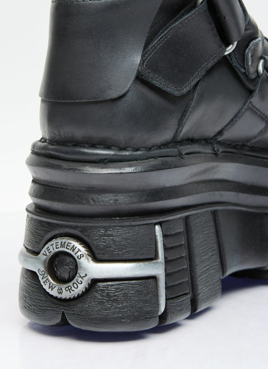VETEMENTS Tower Boots