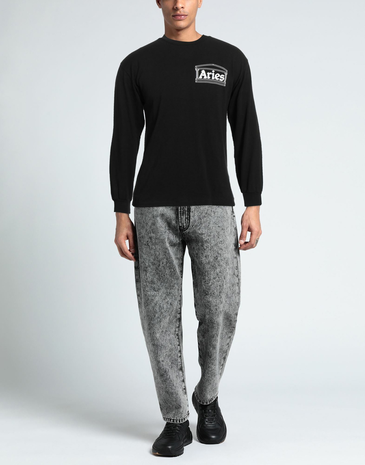 Aries Mens T-shirt in Black