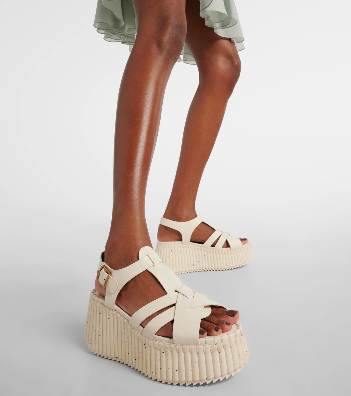 送料込/関税込■Chloe■Nama 80 レザー ウェッジサンダル Chloé Namaウェッジ サンダル | Chloé JP