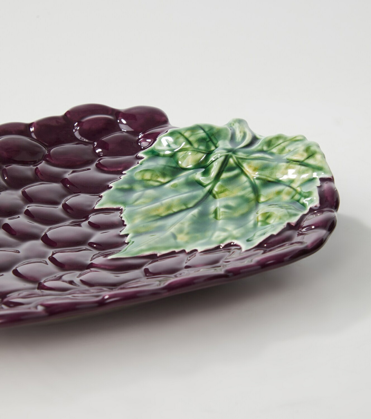 Bordallo Pinheiro Grapes set of 4 earthenware dessert plates