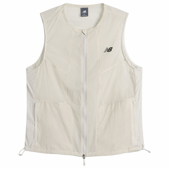 Photo: New Balance Men's RC Vest in Grey Matter
