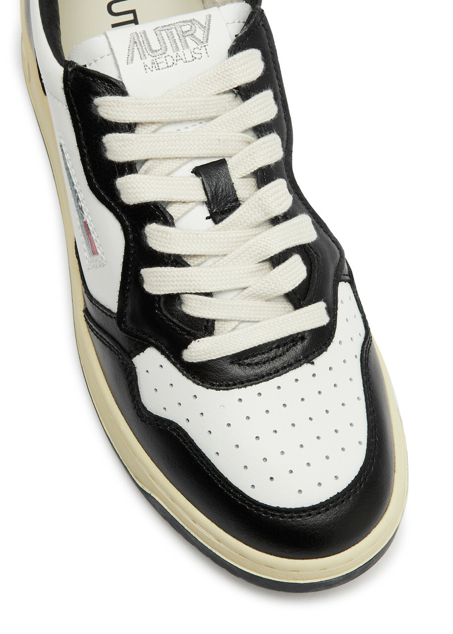 Autry Medalist Leather Sneakers White And Black Autry