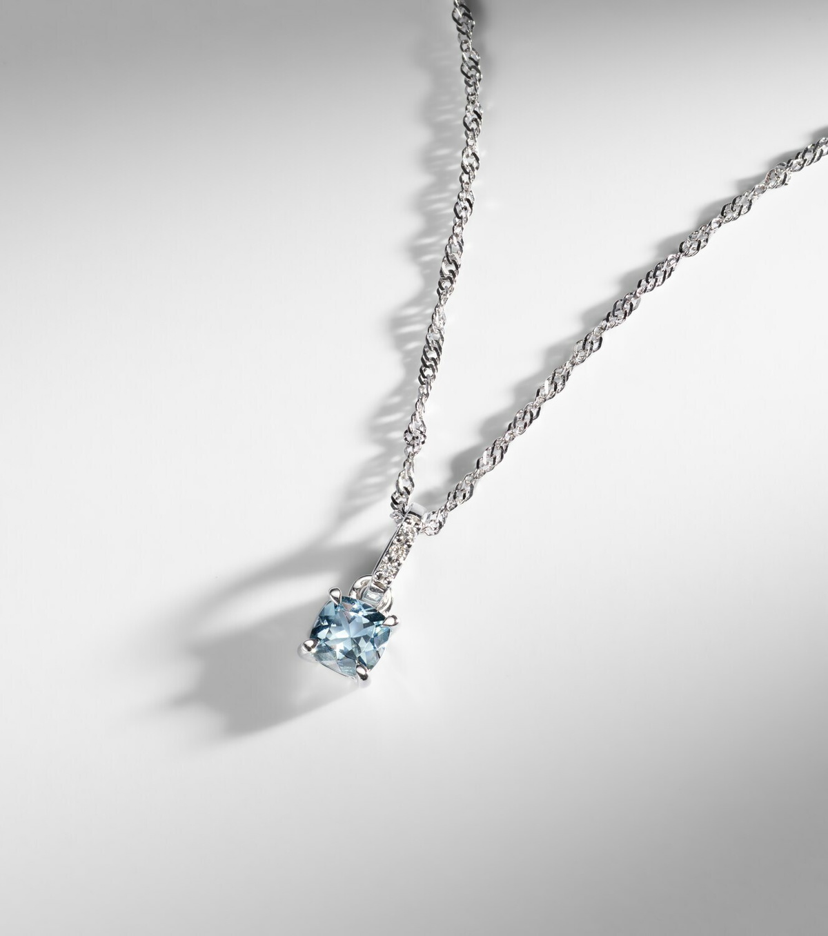 Stone and Strand Le Bleu 14kt white gold necklace with diamonds and aquamarine