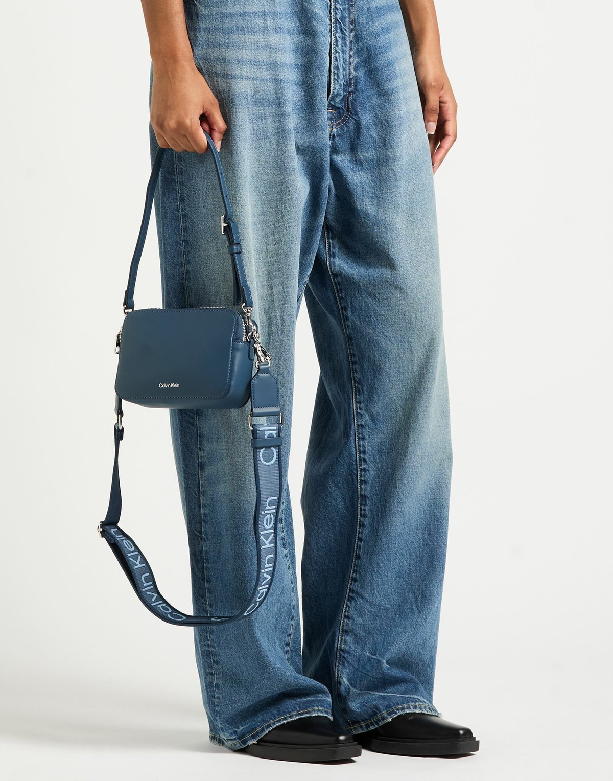 Calvin Klein Womens Shoulder bag Slate in Blue